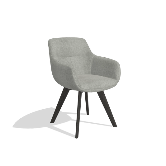 Chaise de salle à manger Odille 6578 en tissu San Remo 901 (gris), pieds en tabac, vue de trois-quarts