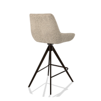 Tabouret de bar Padua 6457 en tissu Venga 214 (gris clair), pieds en espresso, vue de trois-quarts arrière