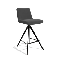 Sgabello da bar Universal 6460 in Pelle B905 (antracite), gambe in nero, vista angolata