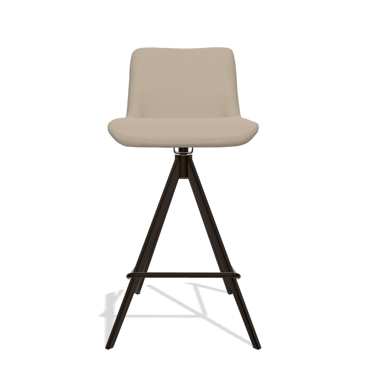 Sgabello da bar Universal 6460 in Pelle B911 (sabbia), gambe in espresso, vista frontale