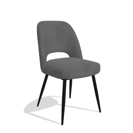 Silla de comedor Zian 6724 en tela Adore 180 (gris oscuro), patas en negro, vista en ángulo