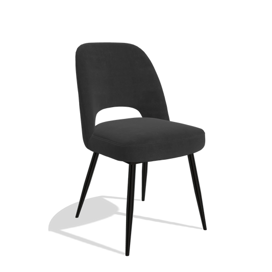 Silla de comedor Zian 6724 en tela Adore 67 (negro), patas en negro, vista en ángulo