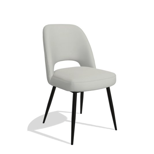 Silla de comedor Zian 6724 en Piel B970 (gris claro), patas en negro, vista en ángulo