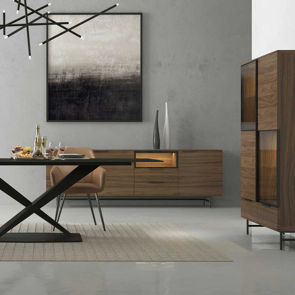 Manilla bar cabinet LED detail