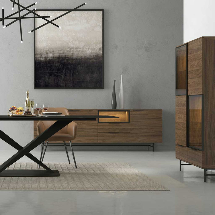 Manilla bar cabinet LED detail