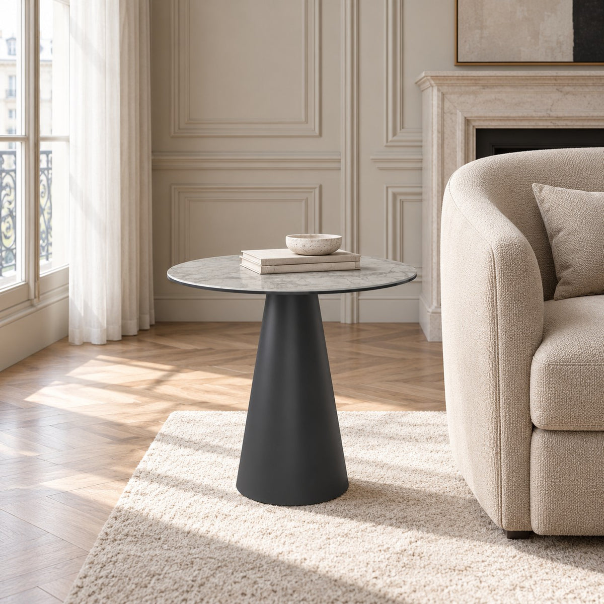 Coffee Table Notori - White MXC 121 Ceramic - Black Metal - Ø 57 cm - in a living room