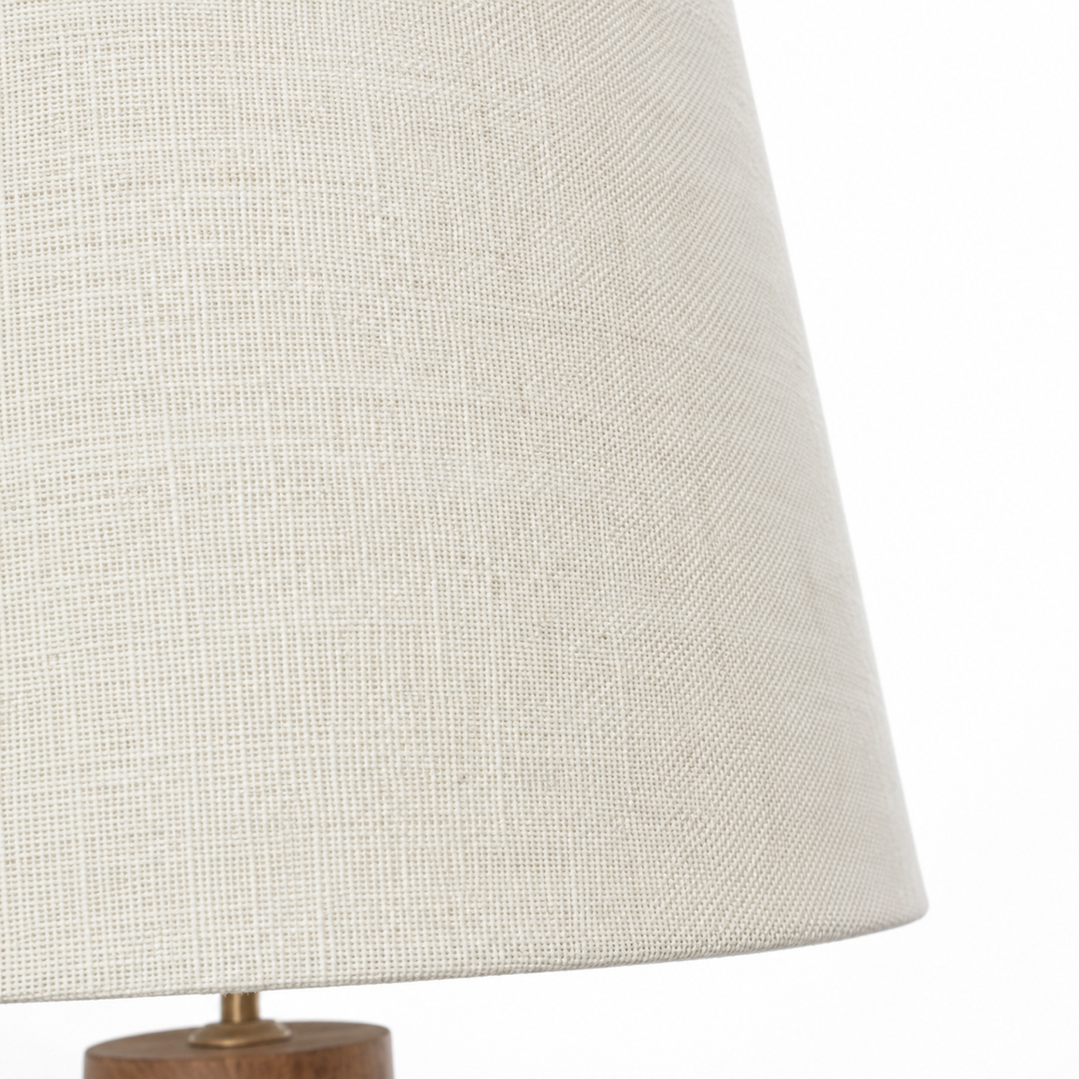 Floor Lamp Thora 5251K extreme close-up macro detail of Vlaslinnen Licht fabric texture and weave pattern, high-resolution material finish photography by Marcottestyle