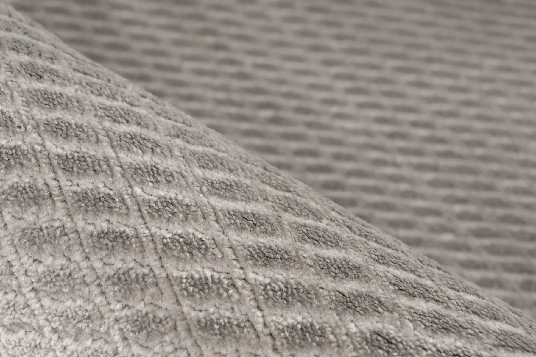 High-Pile Rug - Goronne Silver Grid 3