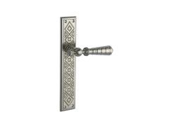Porte lever handles set on plates - 0A4875