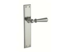 Porte lever handles set on plates - 0A4771