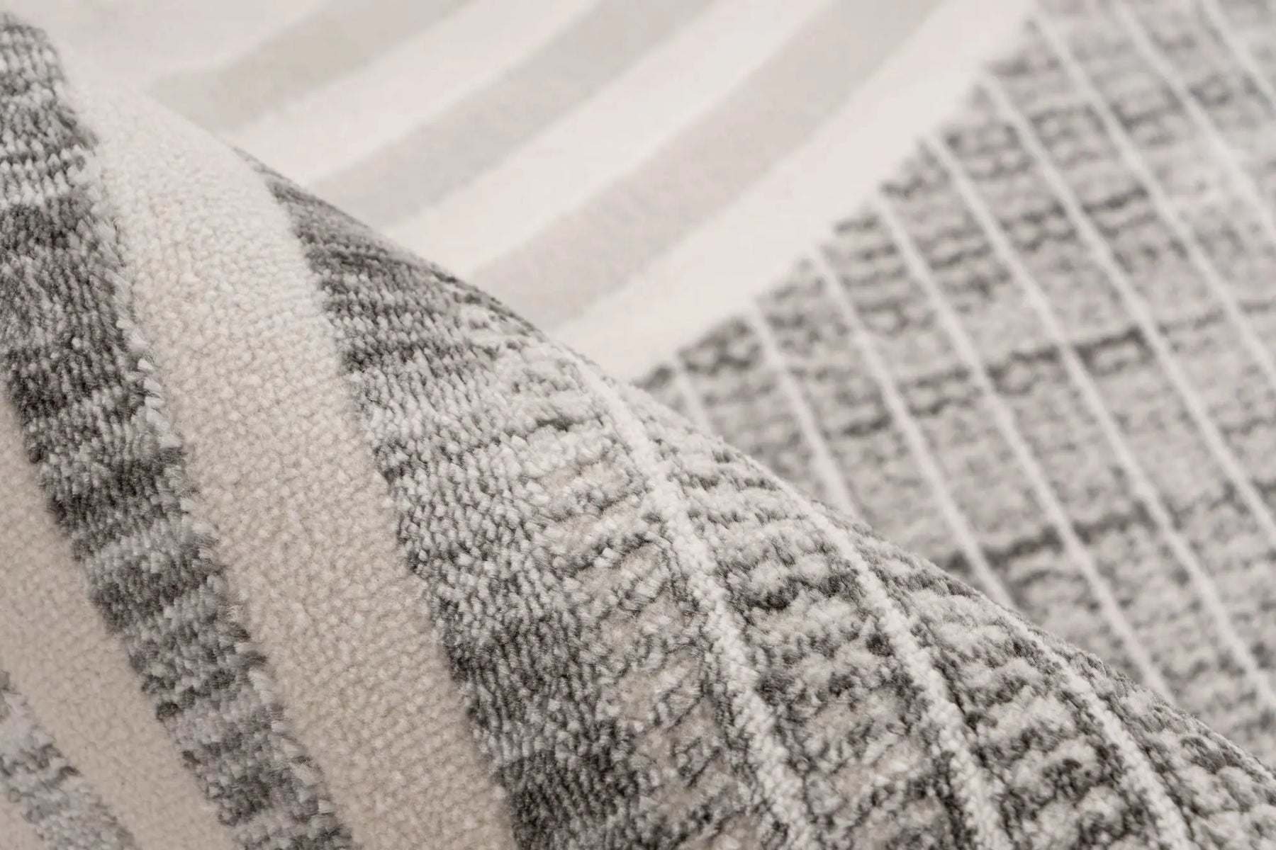 Low-Pile Rug - Norven Silver Arches